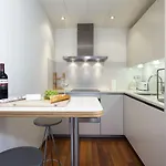 Inside Mercat דירה