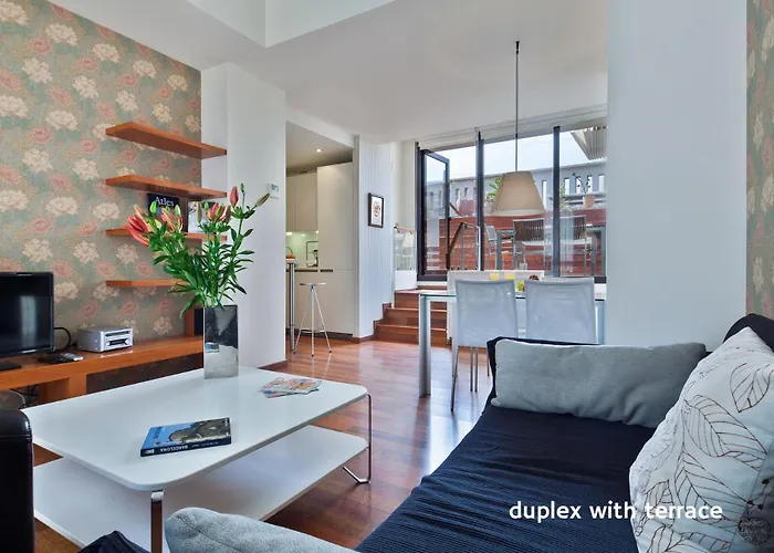 Inside Mercat דירה