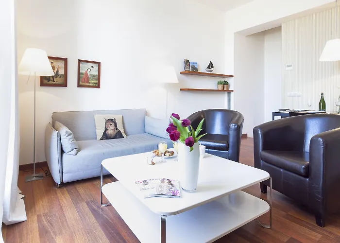 Inside Mercat דירה