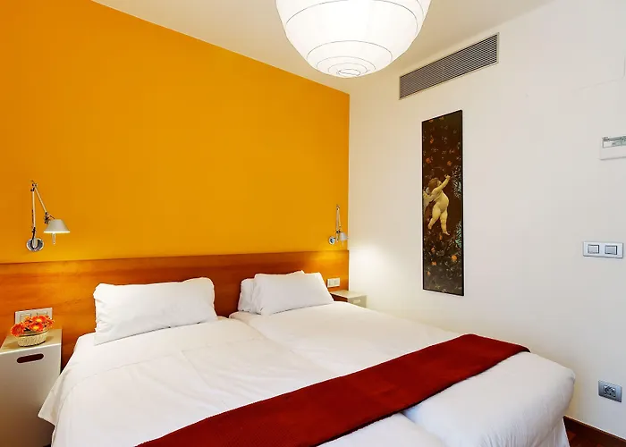 Inside Mercat דירה