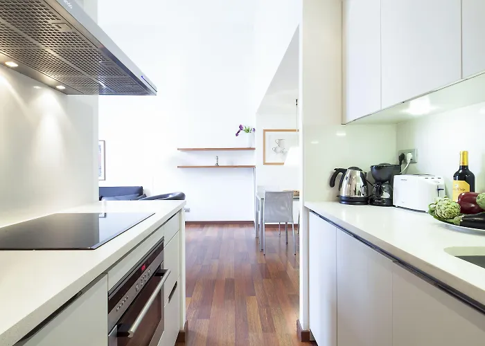 Inside Mercat דירה