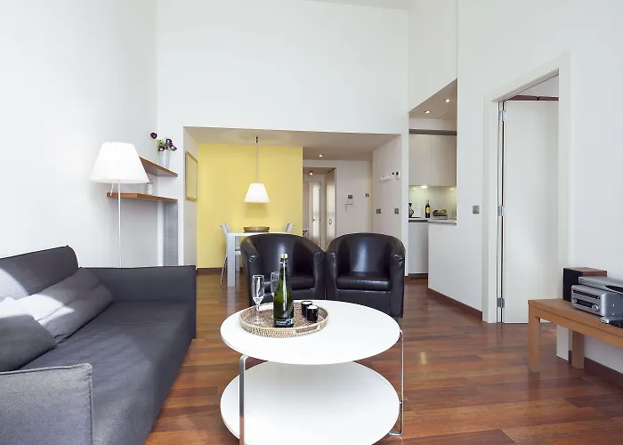 Inside Mercat דירה