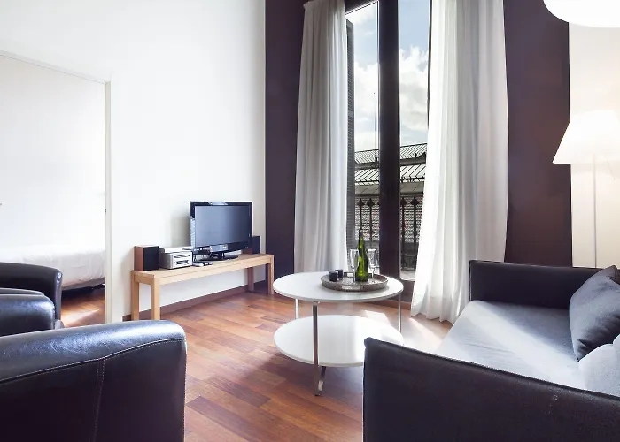 Inside Mercat דירה