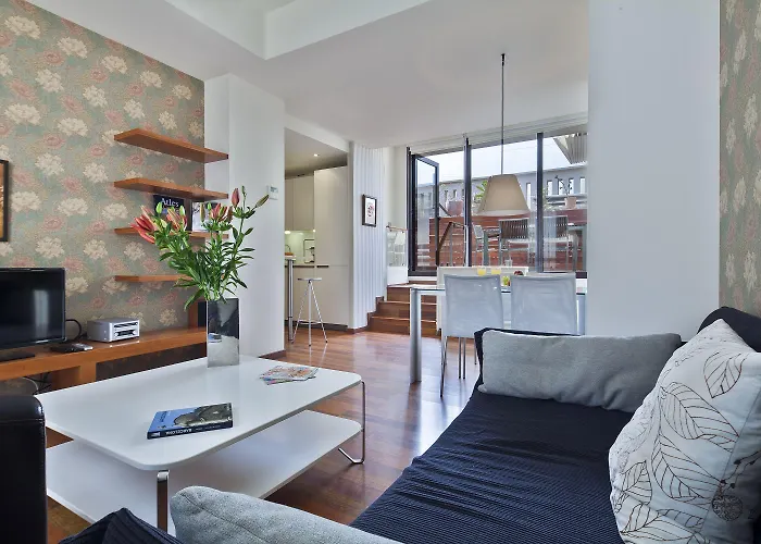 Inside Mercat דירה