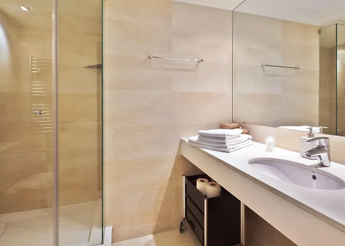 Inside Mercat דירה